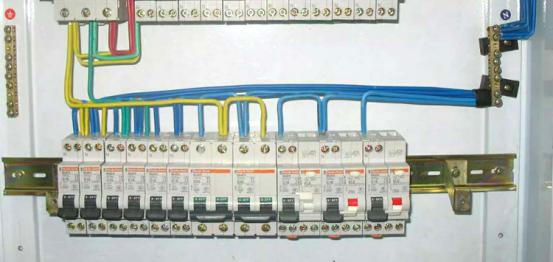 迅速收藏！配電箱內(nèi)部如何接線—附圖詳解2 圖片2